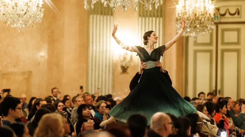 Biglietti GRATIS per un concerto a Vienna: fai il nostro quiz sui must di Vienna e vivi la magia imperiale a Palazzo Auersperg! 🎻