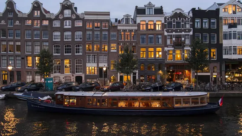 Com'è stata la tua prima volta ad Amsterdam?