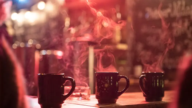 Winter without Spritzer: The Ultimate Ranking of Warming Drinks in Vienna