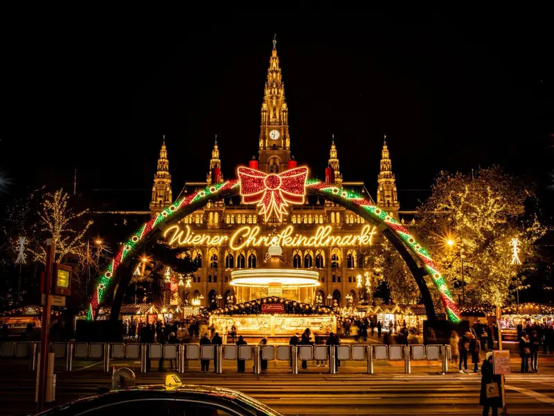 Vienna Christmas Markets 2026: Dates, Opening Hours and a Local's Guide
