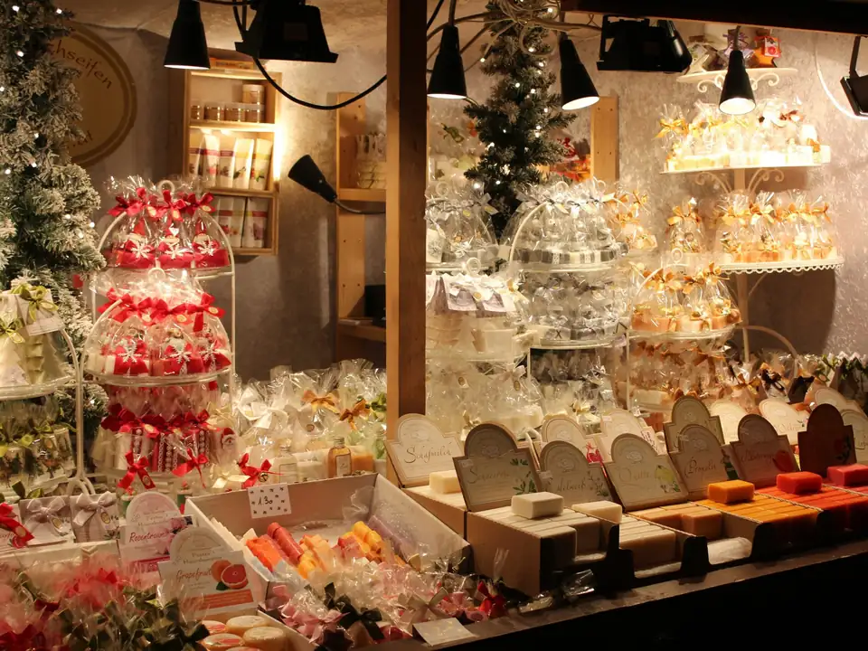 Tour dei mercatini di Natale di Bratislava con guida locale – foto 4