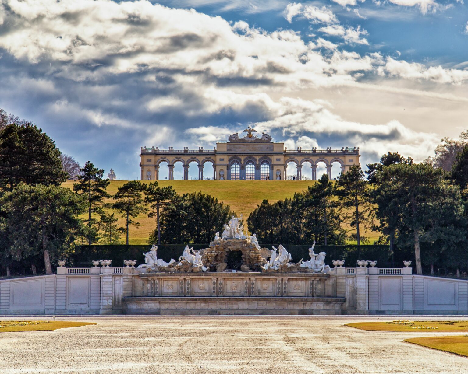 Vista sobre la Glorieta y el Jardín del Palacio de Schönbrunn