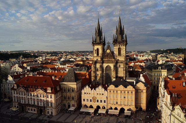 The center of Prague in the noon, to see during the Free Walking Tour with prime tours vienna